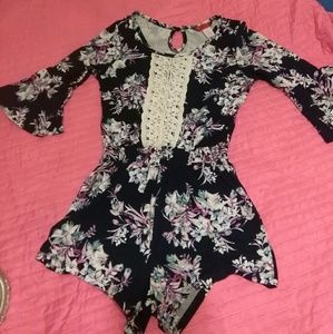 Long sleeve Jumpsuit with ruffles